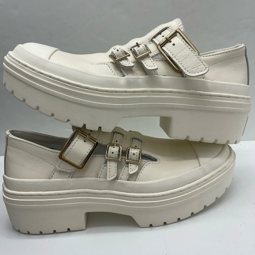 Converse • Wmns Chuck Taylor All Star Lugged Heel Mary Jane Platforms - Picture 16 of 16